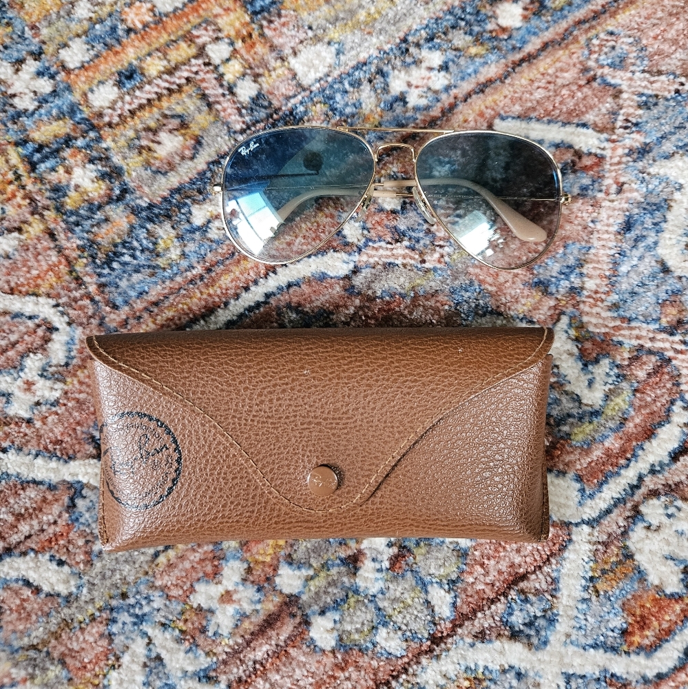 Ray-Ban Aviators.